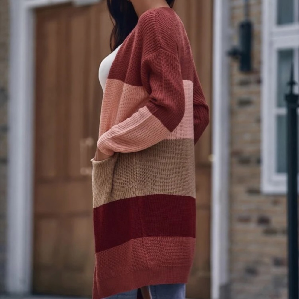 🆕LAST ONE!🛍 Mulberry Wine Colorblock Cardigan - Picture 3 of 5